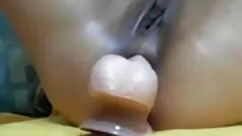 Due lesbiche con un  ...