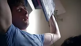 Brutale ragazza si m ...