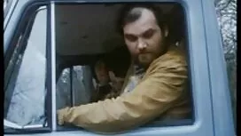 La ragazza soddisfa  ...