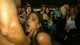 Uomini prendere in g ...