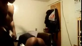 Una ragazza conosce  ...