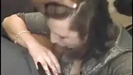 Bellezza gemiti con  ...